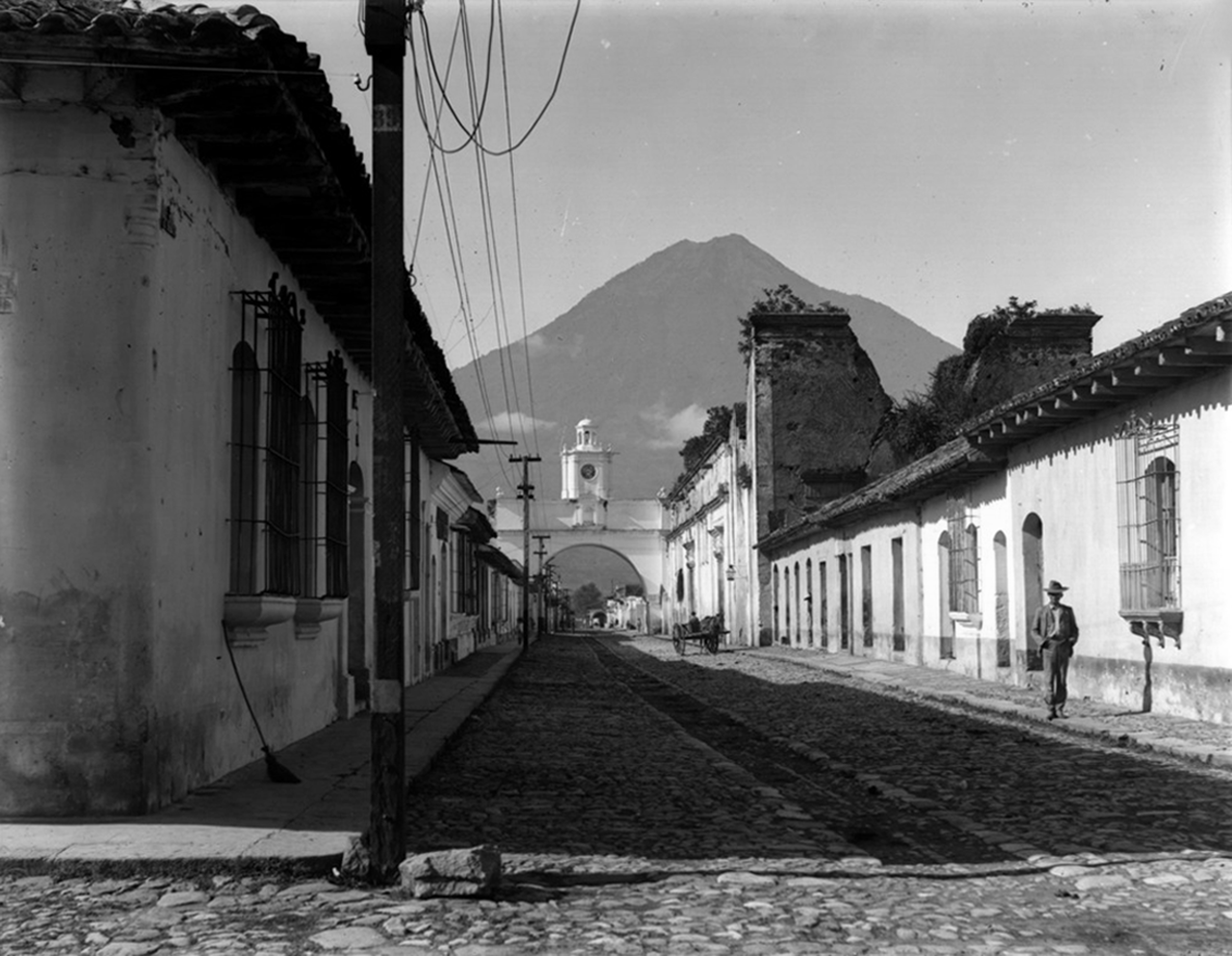 Calle del Arco Antigua Guatemala. Foto Juan José de Jesús Yas